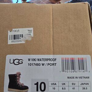 Brand new (never worn) Women's Waterpoof Ugg Boots (W10)
